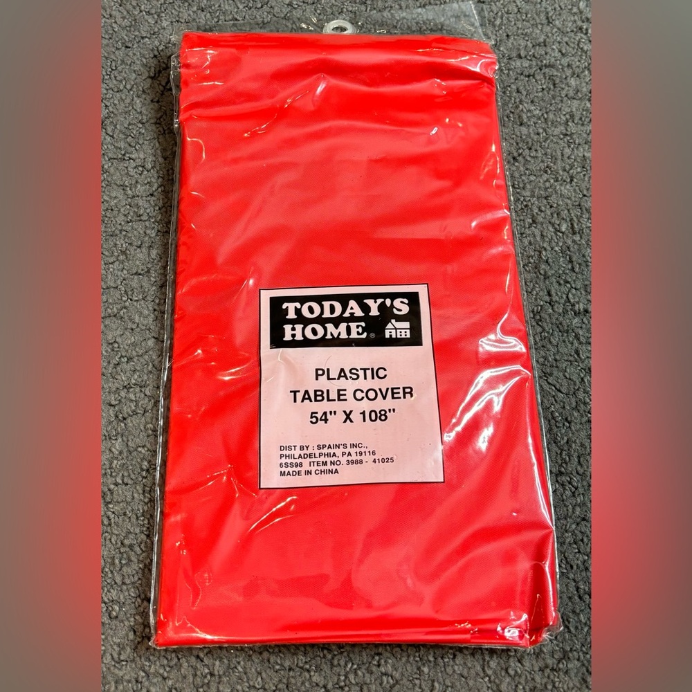 Todays Home Plastic Table Cover 54” x 108” Red Spains New